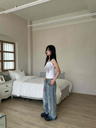Basic graphic sleeveless top