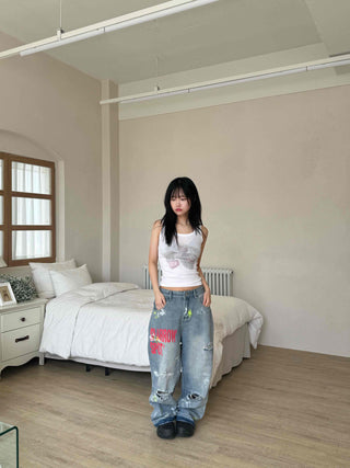 Basic graphic sleeveless top