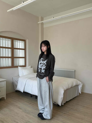 Minimal Spray Long Sleeve T-shirt