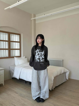 Minimal Spray Long Sleeve T-shirt