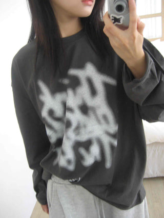 Minimal Spray Long Sleeve T-shirt