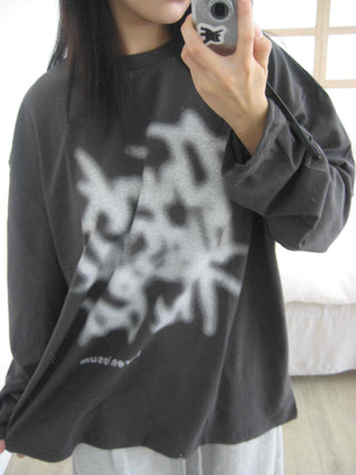Minimal Spray Long Sleeve T-shirt