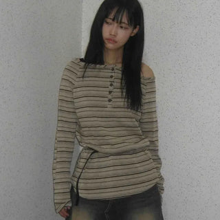 Hip-Delicate Fit Striped Long Sleeve T-shirt