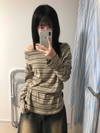 Hip-Delicate Fit Striped Long Sleeve T-shirt