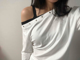 Minimal Studded Plain Off-Shoulder Long-Sleeve T-Shirt