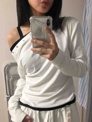 Minimal Studded Plain Off-Shoulder Long-Sleeve T-Shirt