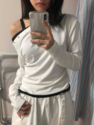 Minimal Studded Plain Off-Shoulder Long-Sleeve T-Shirt