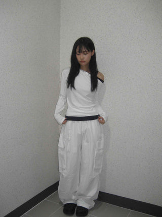 Minimal Studded Plain Off-Shoulder Long-Sleeve T-Shirt