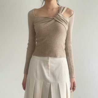 Asymmetrical off-shoulder knitted top