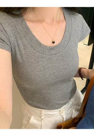 U-neck short-sleeved slim top