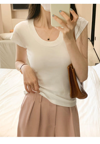 U-neck short-sleeved slim top