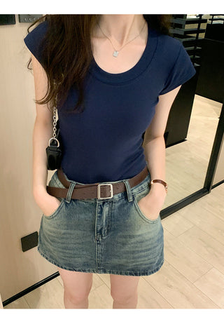 U-neck short-sleeved slim top