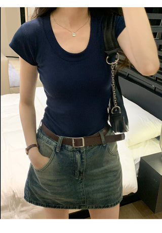 U-neck short-sleeved slim top