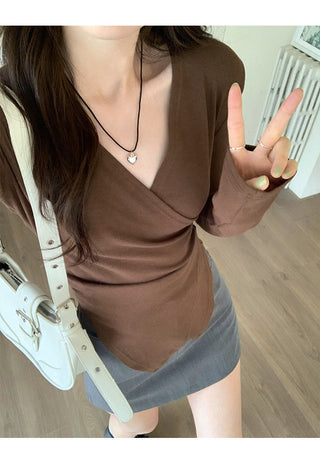 V-neck irregular waist t-shirt
