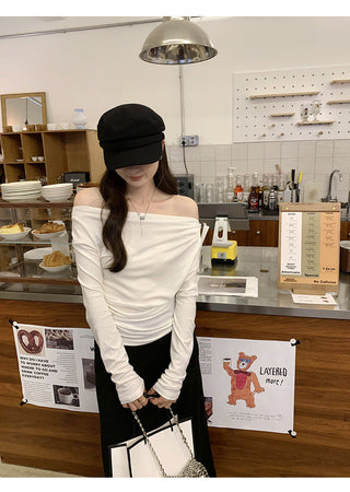 Off-shoulder long-sleeved top