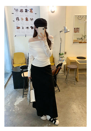 Off-shoulder long-sleeved top