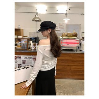 Off-shoulder long-sleeved top