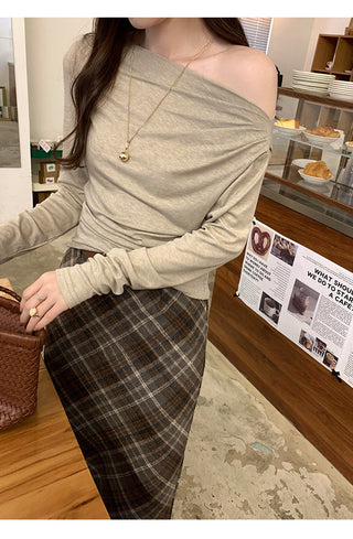 Off-shoulder long-sleeved top