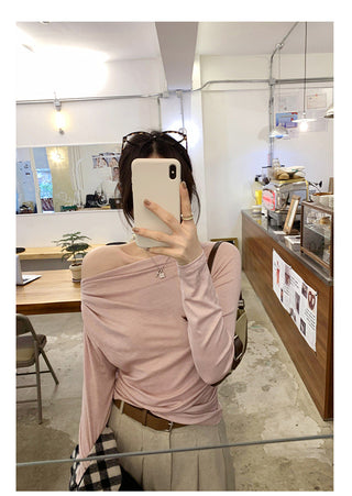 Off-shoulder long-sleeved top