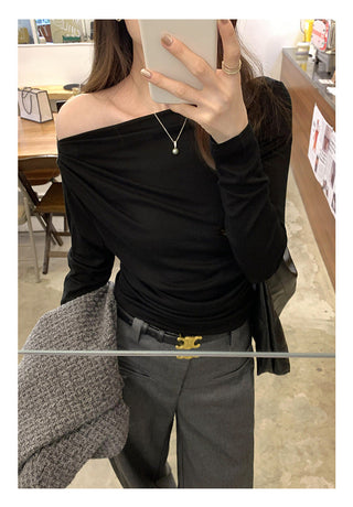 Off-shoulder long-sleeved top