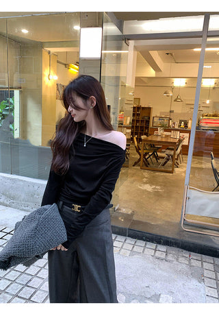 Off-shoulder long-sleeved top