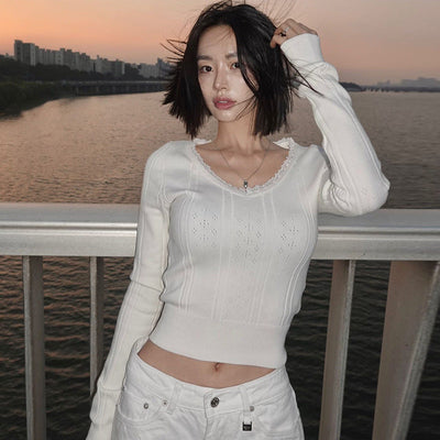 V-neck lace stitching slim T-shirt