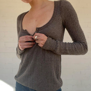 Square collar half-button slim fit sweater