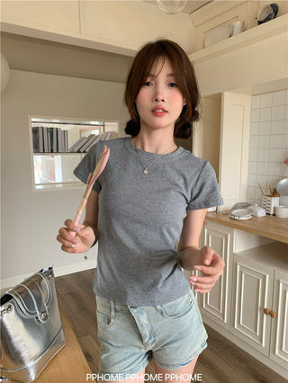 gray round-collar tee top