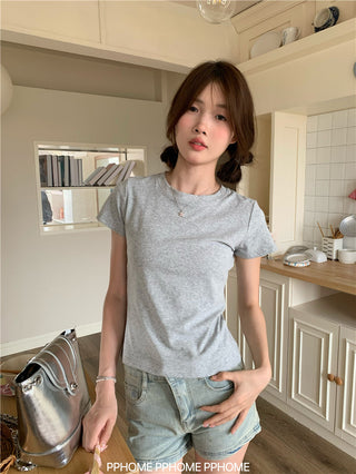 gray round-collar tee top