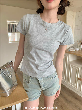 gray round-collar tee top