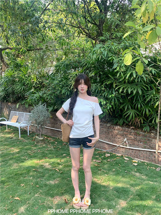 oblique shoulder tight tee