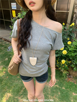 oblique shoulder tight tee