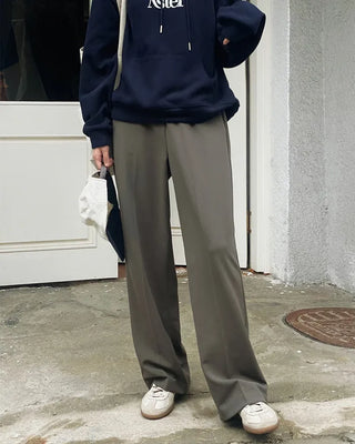 Stress-free! Comfortable wide-leg fleece-lined slacks that feel like training wear.