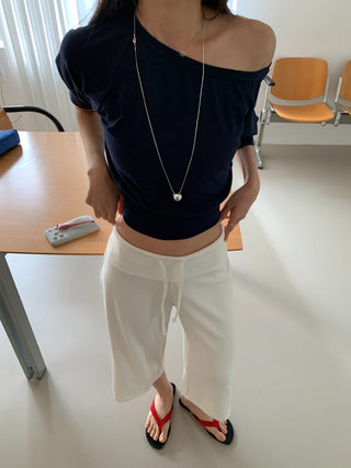Shirred Crop Off-shoulder 3/4 Sleeve T-shirt One-shoulder Elastic T-shirt Casual Vacation Look