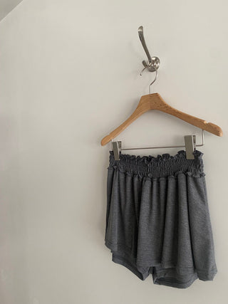 Frilled sumo elastic skirt-pants, rayon shorts, flare skirt-pants