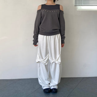 Studded off-shoulder sweatshirt sleeveless layered t-shirt