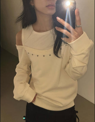 Studded off-shoulder sweatshirt sleeveless layered t-shirt