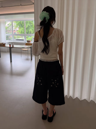 Pocket eyelet Bermuda shorts, terry studded elastic band shorts