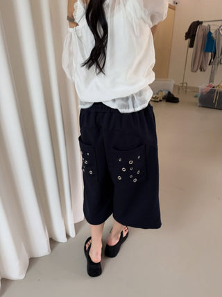 Pocket eyelet Bermuda shorts, terry studded elastic band shorts