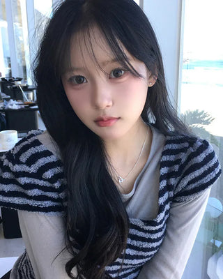 Boa U-neck short-sleeved knit