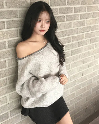 Two-tone off-shoulder long-sleeve knit