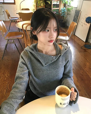 Hooded long-sleeve knit