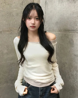 Two-tone layered asymmetrical off-shoulder T-shirt