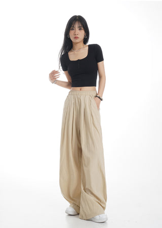 Elastic slim fit crop top