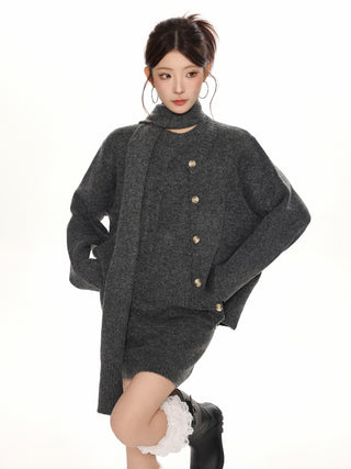 Four-piece knitted suit