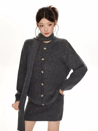Four-piece knitted suit