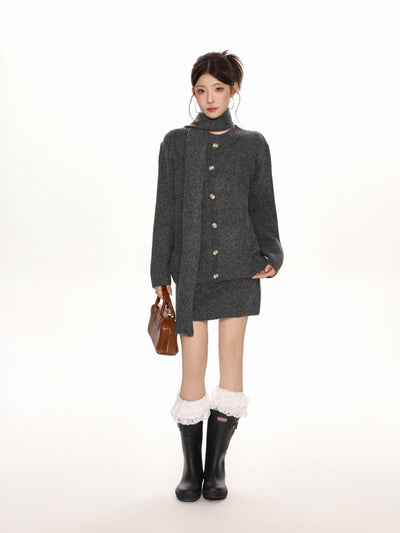 Four-piece knitted suit
