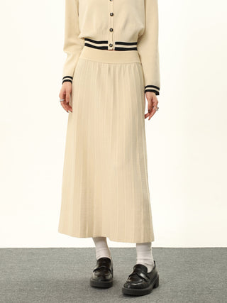 Contrast color striped knit cardigan and high waist slim skirt