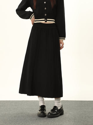 Contrast color striped knit cardigan and high waist slim skirt