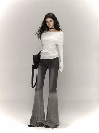 Off-shoulder long-sleeved sweater